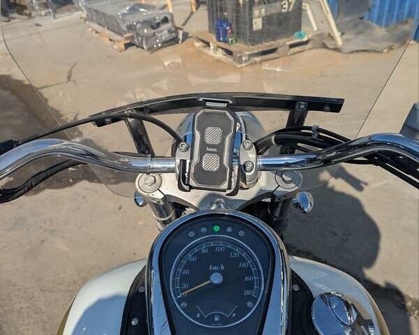 Білий Сузукі Intruder 400, об'ємом двигуна 0.4 л та пробігом 27 тис. км за 3900 $, фото 11 на Automoto.ua