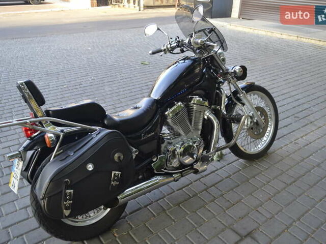 Черный Сузуки Intruder 400, объемом двигателя 0.39 л и пробегом 47 тыс. км за 3300 $, фото 4 на Automoto.ua