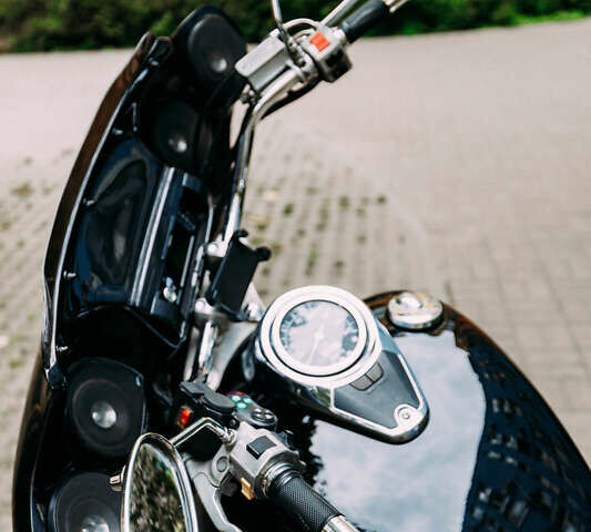 Черный Сузуки Intruder 400, объемом двигателя 0.4 л и пробегом 55 тыс. км за 4400 $, фото 6 на Automoto.ua