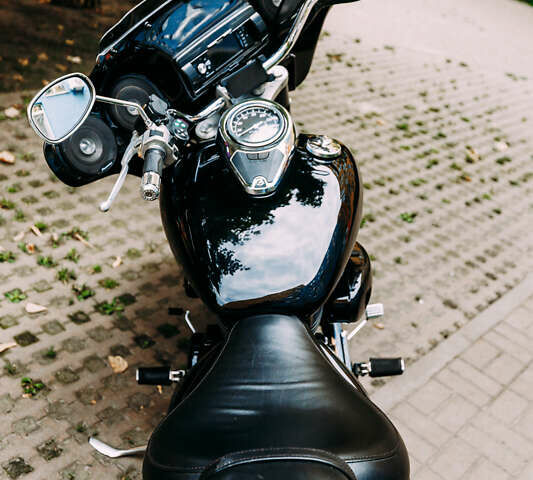 Черный Сузуки Intruder 400, объемом двигателя 0.4 л и пробегом 55 тыс. км за 4400 $, фото 7 на Automoto.ua