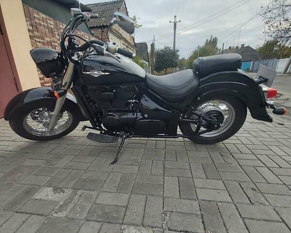 Чорний Сузукі Intruder 400, об'ємом двигуна 0.4 л та пробігом 25 тис. км за 3500 $, фото 1 на Automoto.ua