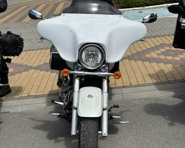 Белый Сузуки Intruder 400 Classic, объемом двигателя 0.4 л и пробегом 39 тыс. км за 5999 $, фото 5 на Automoto.ua