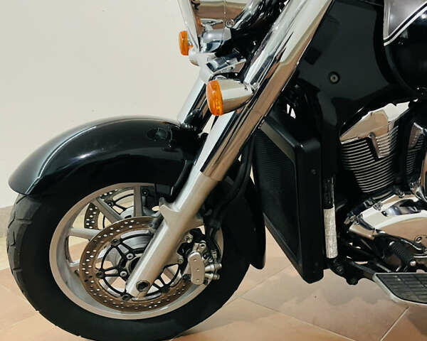Черный Сузуки Intruder M 1800R, объемом двигателя 1.8 л и пробегом 46 тыс. км за 9100 $, фото 13 на Automoto.ua