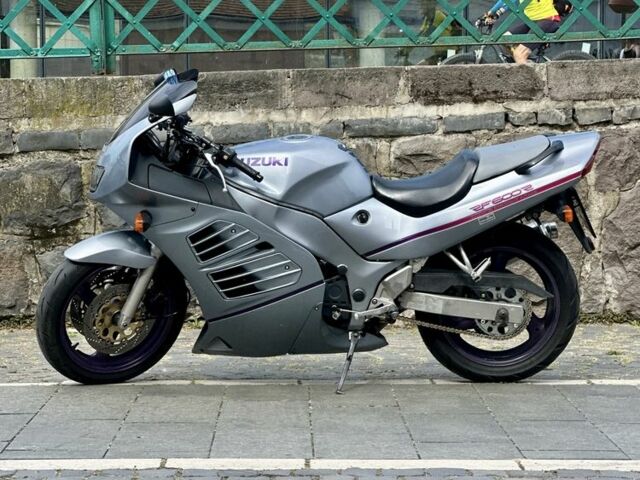 Сузукі RF 600R, об'ємом двигуна 0.6 л та пробігом 0 тис. км за 3500 $, фото 2 на Automoto.ua