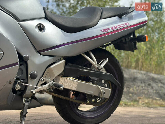 Серый Сузуки RF 600R, объемом двигателя 0.6 л и пробегом 55 тыс. км за 2950 $, фото 6 на Automoto.ua