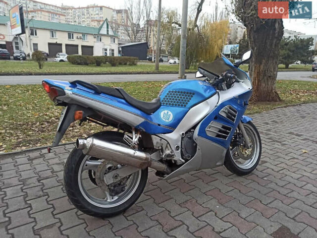 Серый Сузуки RF 600R, объемом двигателя 0.6 л и пробегом 97 тыс. км за 2500 $, фото 1 на Automoto.ua
