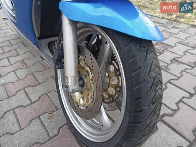 Серый Сузуки RF 600R, объемом двигателя 0.6 л и пробегом 97 тыс. км за 2500 $, фото 5 на Automoto.ua