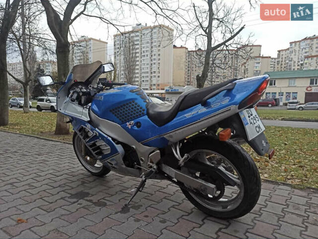 Серый Сузуки RF 600R, объемом двигателя 0.6 л и пробегом 97 тыс. км за 2500 $, фото 3 на Automoto.ua