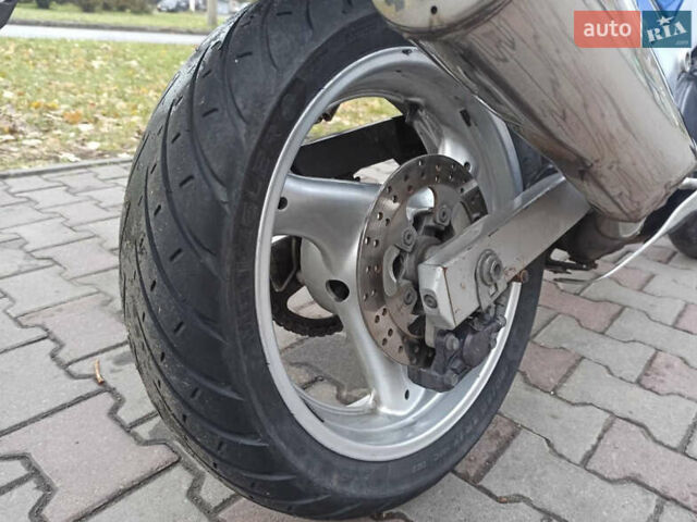Серый Сузуки RF 600R, объемом двигателя 0.6 л и пробегом 97 тыс. км за 2500 $, фото 6 на Automoto.ua