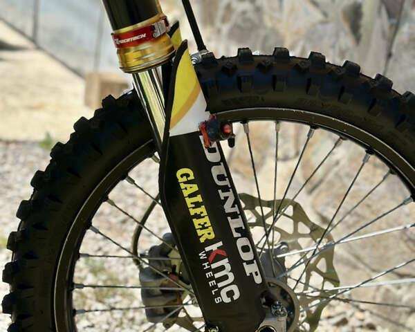 Желтый Сузуки RM-Z 450, объемом двигателя 0.45 л и пробегом 1 тыс. км за 5500 $, фото 21 на Automoto.ua