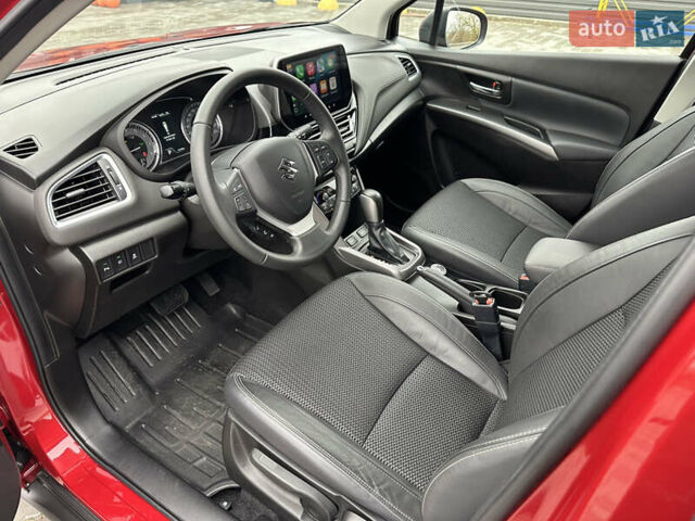Красный Сузуки S-Cross, объемом двигателя 1.37 л и пробегом 19 тыс. км за 23999 $, фото 32 на Automoto.ua