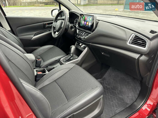 Красный Сузуки S-Cross, объемом двигателя 1.37 л и пробегом 19 тыс. км за 23999 $, фото 52 на Automoto.ua