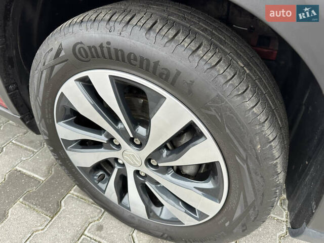 Красный Сузуки S-Cross, объемом двигателя 1.37 л и пробегом 19 тыс. км за 23999 $, фото 25 на Automoto.ua