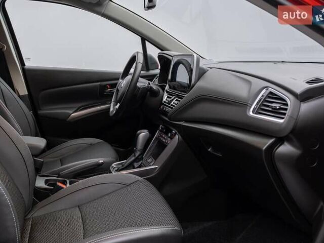 Красный Сузуки S-Cross, объемом двигателя 1.37 л и пробегом 19 тыс. км за 25054 $, фото 11 на Automoto.ua