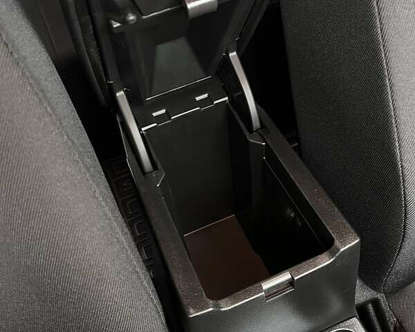 Сузуки S-Cross 2024 в Нежине на Automoto.ua Красный Сузуки S-Cross, объемом двигателя 1.37 л и пробегом 2 тыс. км за 18000 $, фото 27 на Automoto.ua