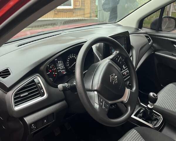 Сузуки S-Cross 2024 в Нежине на Automoto.ua Красный Сузуки S-Cross, объемом двигателя 1.37 л и пробегом 2 тыс. км за 18000 $, фото 14 на Automoto.ua