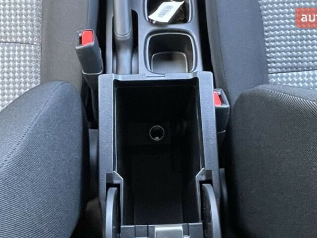 Сузуки S-Cross, объемом двигателя 1.37 л и пробегом 0 тыс. км за 27171 $, фото 68 на Automoto.ua