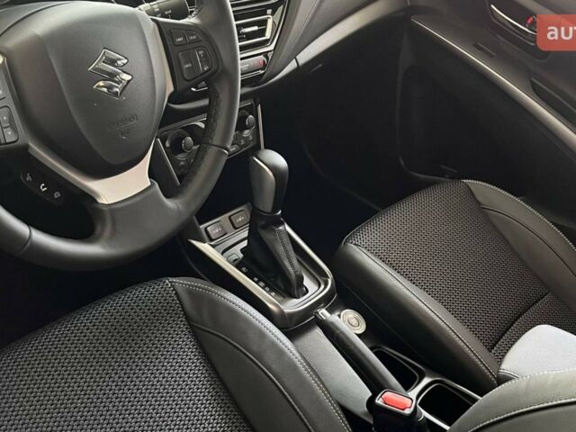 Сузуки S-Cross, объемом двигателя 1.37 л и пробегом 0 тыс. км за 29827 $, фото 30 на Automoto.ua