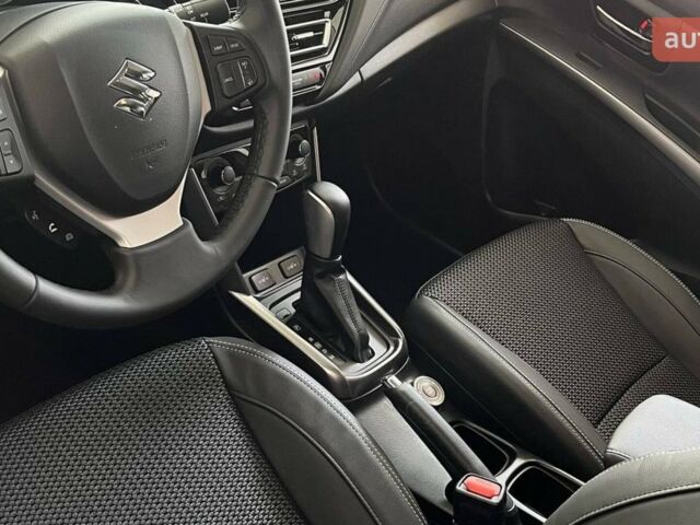 Сузуки S-Cross, объемом двигателя 1.37 л и пробегом 0 тыс. км за 28314 $, фото 33 на Automoto.ua