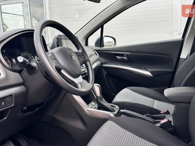 Сузуки S-Cross, объемом двигателя 1.37 л и пробегом 0 тыс. км за 25513 $, фото 56 на Automoto.ua