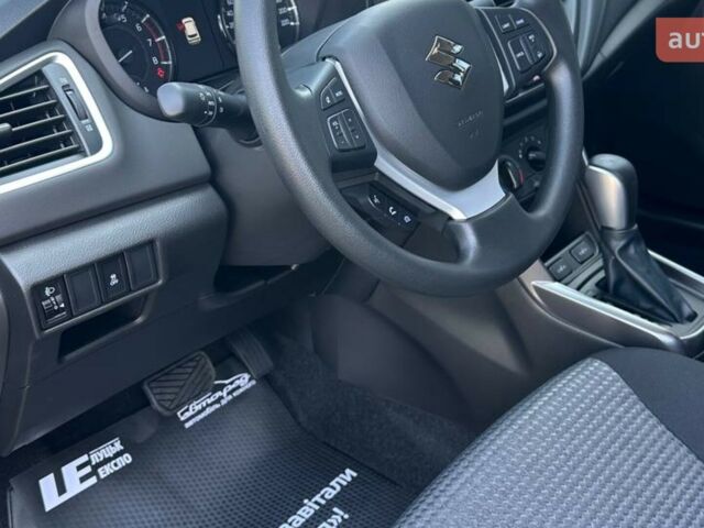 Сузуки S-Cross 2025 в Луцке на Automoto.ua Сузуки S-Cross, объемом двигателя 1.37 л и пробегом 0 тыс. км за 25145 $, фото 10 на Automoto.ua