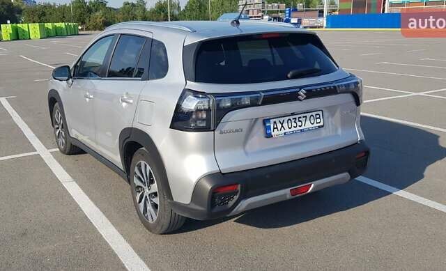 Серый Сузуки S-Cross, объемом двигателя 1.37 л и пробегом 40 тыс. км за 25500 $, фото 2 на Automoto.ua