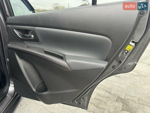 Серый Сузуки S-Cross, объемом двигателя 1.37 л и пробегом 20 тыс. км за 23900 $, фото 37 на Automoto.ua