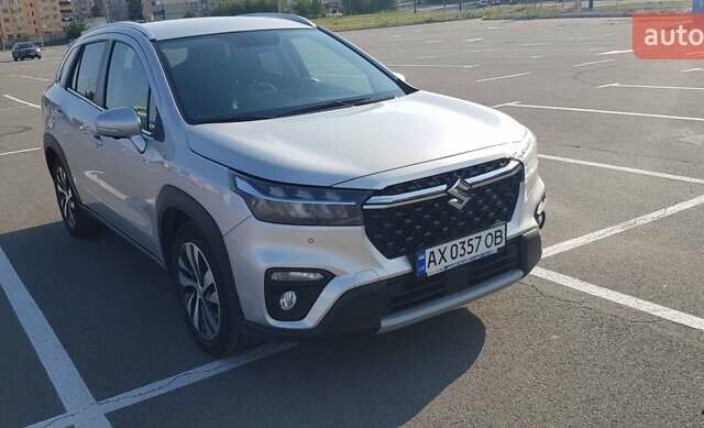 Серый Сузуки S-Cross, объемом двигателя 1.37 л и пробегом 40 тыс. км за 25500 $, фото 7 на Automoto.ua