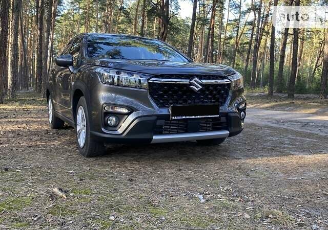 Серый Сузуки S-Cross, объемом двигателя 1.37 л и пробегом 5 тыс. км за 22144 $, фото 1 на Automoto.ua