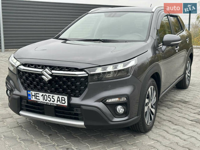 Серый Сузуки S-Cross, объемом двигателя 1.37 л и пробегом 20 тыс. км за 23900 $, фото 3 на Automoto.ua