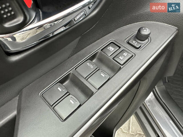 Серый Сузуки S-Cross, объемом двигателя 1.37 л и пробегом 20 тыс. км за 23900 $, фото 28 на Automoto.ua