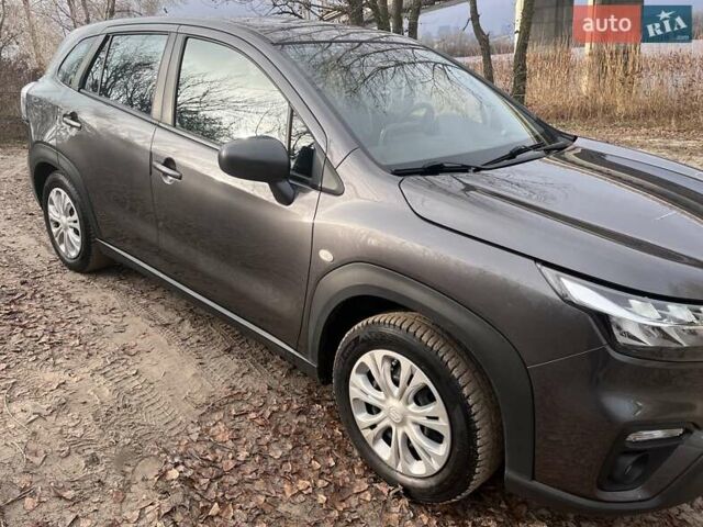 Серый Сузуки S-Cross, объемом двигателя 1.37 л и пробегом 32 тыс. км за 25000 $, фото 2 на Automoto.ua