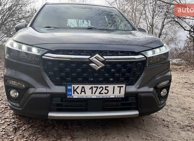 Серый Сузуки S-Cross, объемом двигателя 1.37 л и пробегом 32 тыс. км за 25000 $, фото 8 на Automoto.ua