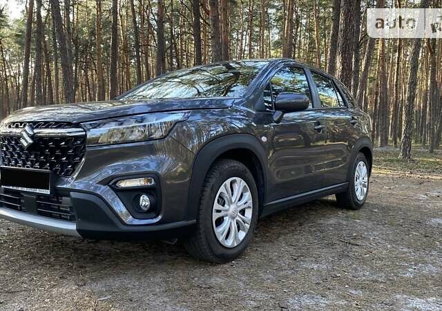 Серый Сузуки S-Cross, объемом двигателя 1.37 л и пробегом 5 тыс. км за 22144 $, фото 3 на Automoto.ua