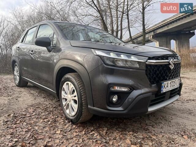 Серый Сузуки S-Cross, объемом двигателя 1.37 л и пробегом 32 тыс. км за 25000 $, фото 7 на Automoto.ua