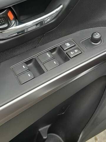 Сузуки S-Cross 2024 в Ивано-Франковске на Automoto.ua Серый Сузуки S-Cross, объемом двигателя 1.37 л и пробегом 4 тыс. км за 23929 $, фото 9 на Automoto.ua