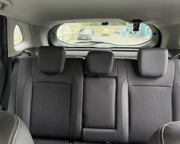 Сірий Сузукі S-Cross, об'ємом двигуна 1.37 л та пробігом 3 тис. км за 25999 $, фото 5 на Automoto.ua