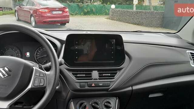 Сузуки S-Cross 2024 в Ивано-Франковске на Automoto.ua Серый Сузуки S-Cross, объемом двигателя 1.37 л и пробегом 4 тыс. км за 23929 $, фото 12 на Automoto.ua