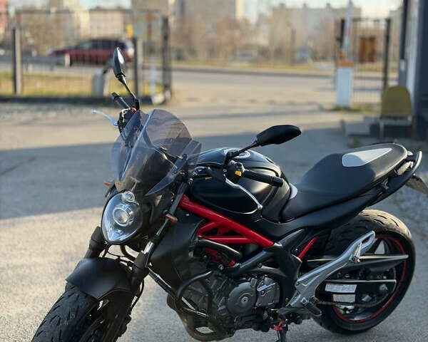 Червоний Сузукі SFV 650, об'ємом двигуна 0.65 л та пробігом 5 тис. км за 4500 $, фото 1 на Automoto.ua