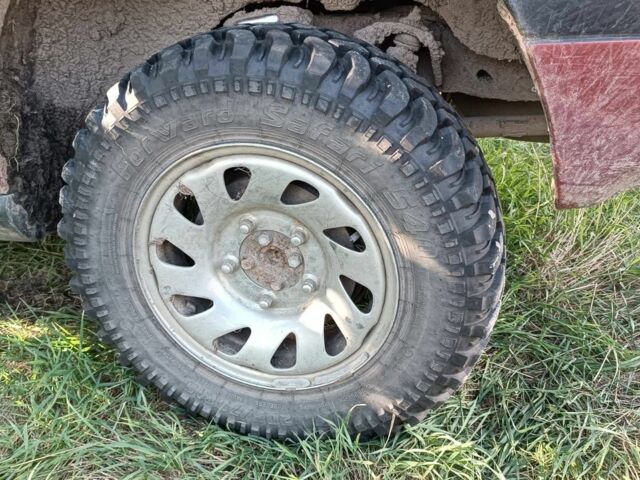 Червоний Сузукі Sidekick, об'ємом двигуна 1.6 л та пробігом 300 тис. км за 3000 $, фото 8 на Automoto.ua