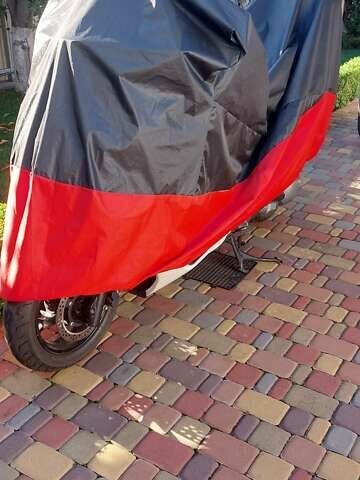 Белый Сузуки Skywave 250, объемом двигателя 0.39 л и пробегом 51 тыс. км за 2908 $, фото 7 на Automoto.ua