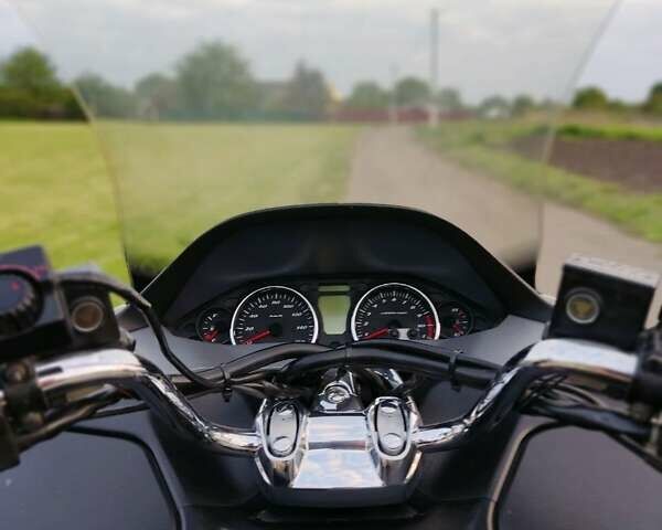 Белый Сузуки Skywave 250, объемом двигателя 0.25 л и пробегом 38 тыс. км за 2600 $, фото 1 на Automoto.ua