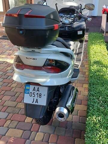 Белый Сузуки Skywave 250, объемом двигателя 0.39 л и пробегом 51 тыс. км за 2908 $, фото 1 на Automoto.ua