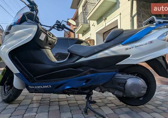 Белый Сузуки Skywave 250, объемом двигателя 0.25 л и пробегом 43 тыс. км за 2700 $, фото 17 на Automoto.ua