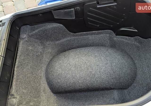 Белый Сузуки Skywave 250, объемом двигателя 0.25 л и пробегом 43 тыс. км за 2700 $, фото 10 на Automoto.ua