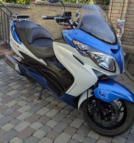 Белый Сузуки Skywave 250, объемом двигателя 0.25 л и пробегом 43 тыс. км за 2700 $, фото 26 на Automoto.ua