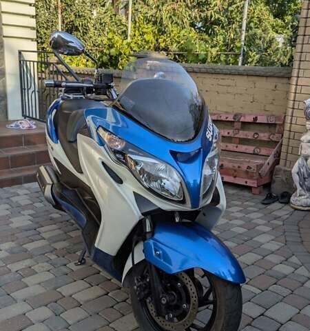 Белый Сузуки Skywave 250, объемом двигателя 0.25 л и пробегом 43 тыс. км за 2700 $, фото 23 на Automoto.ua