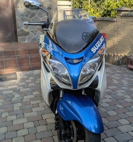 Белый Сузуки Skywave 250, объемом двигателя 0.25 л и пробегом 43 тыс. км за 2700 $, фото 31 на Automoto.ua