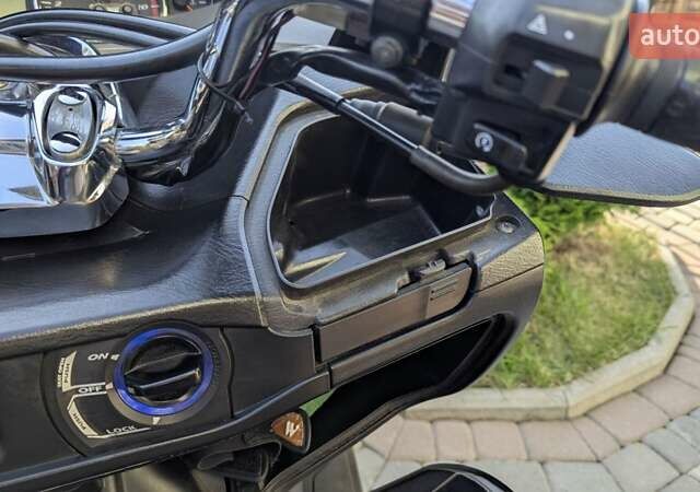 Белый Сузуки Skywave 250, объемом двигателя 0.25 л и пробегом 43 тыс. км за 2700 $, фото 7 на Automoto.ua