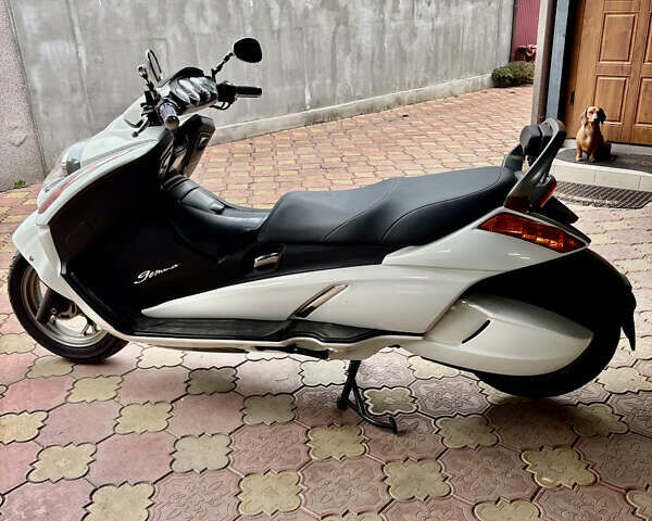 Белый Сузуки Skywave 250, объемом двигателя 0.25 л и пробегом 32 тыс. км за 2600 $, фото 2 на Automoto.ua